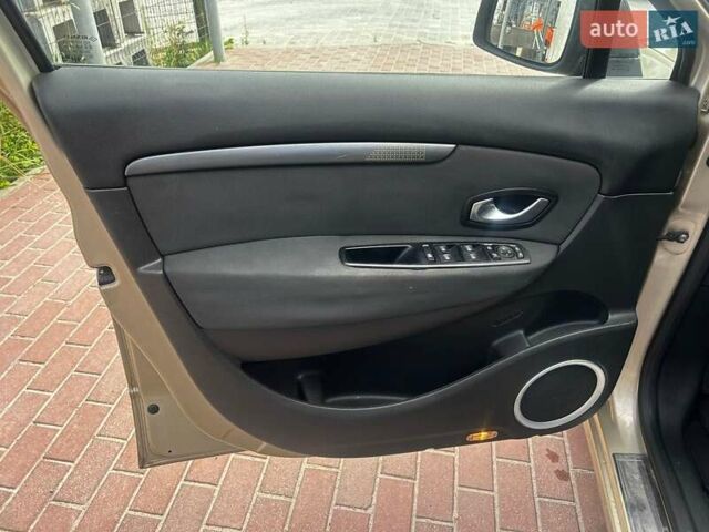 Бежевый Рено Гранд Сценик, объемом двигателя 2 л и пробегом 199 тыс. км за 6290 $, фото 9 на Automoto.ua