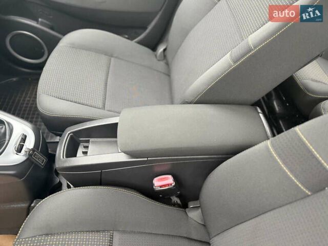 Бежевый Рено Гранд Сценик, объемом двигателя 1.6 л и пробегом 160 тыс. км за 6850 $, фото 27 на Automoto.ua