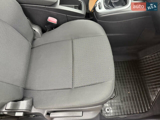 Бежевый Рено Гранд Сценик, объемом двигателя 1.6 л и пробегом 160 тыс. км за 6850 $, фото 51 на Automoto.ua