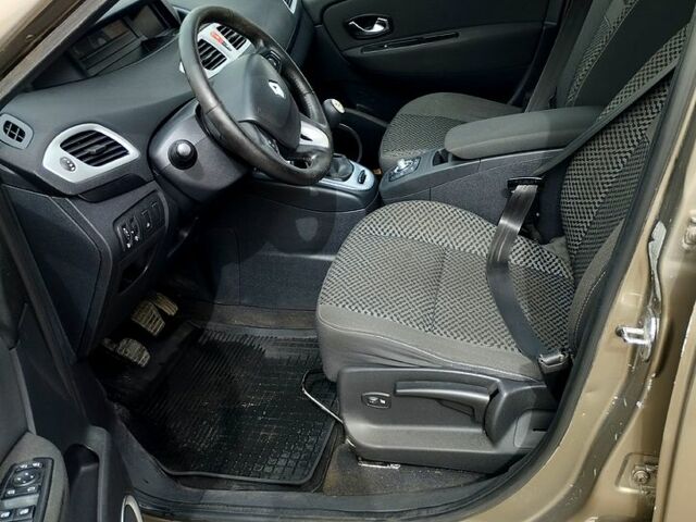 Бежевый Рено Гранд Сценик, объемом двигателя 1.5 л и пробегом 258 тыс. км за 6400 $, фото 6 на Automoto.ua