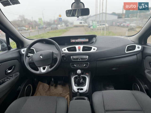 Бежевый Рено Гранд Сценик, объемом двигателя 1.6 л и пробегом 160 тыс. км за 6850 $, фото 45 на Automoto.ua