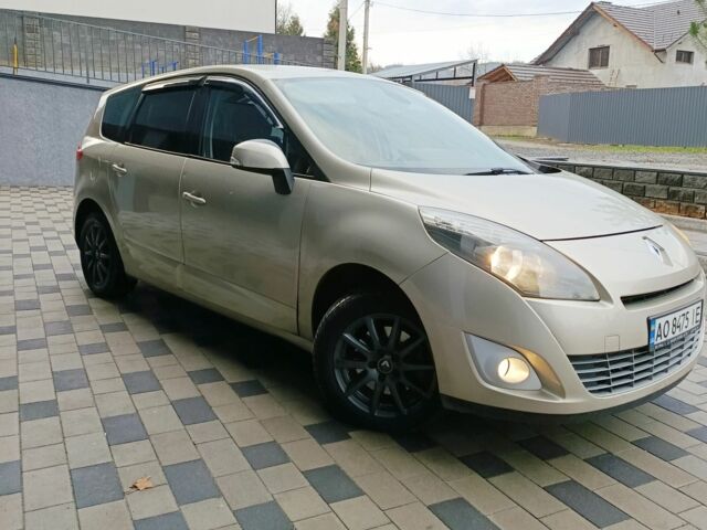 Бежевый Рено Гранд Сценик, объемом двигателя 1.4 л и пробегом 290 тыс. км за 5999 $, фото 7 на Automoto.ua