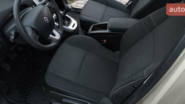 Бежевый Рено Гранд Сценик, объемом двигателя 1.4 л и пробегом 216 тыс. км за 5900 $, фото 13 на Automoto.ua