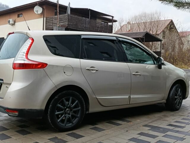 Бежевый Рено Гранд Сценик, объемом двигателя 1.4 л и пробегом 290 тыс. км за 5999 $, фото 13 на Automoto.ua