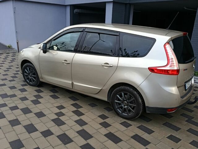 Бежевый Рено Гранд Сценик, объемом двигателя 1.4 л и пробегом 290 тыс. км за 5999 $, фото 6 на Automoto.ua