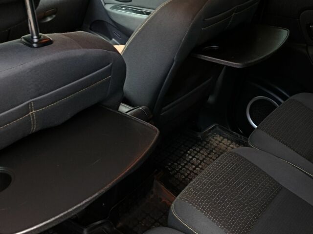 Бежевый Рено Гранд Сценик, объемом двигателя 1.4 л и пробегом 290 тыс. км за 5999 $, фото 9 на Automoto.ua