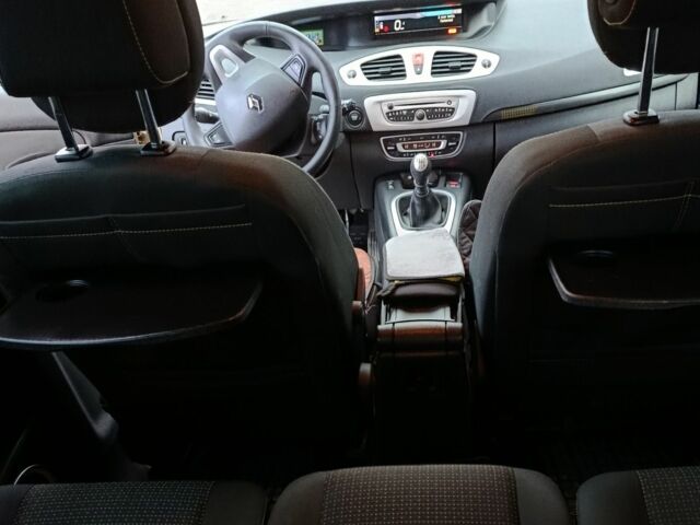 Бежевый Рено Гранд Сценик, объемом двигателя 1.4 л и пробегом 290 тыс. км за 5999 $, фото 8 на Automoto.ua