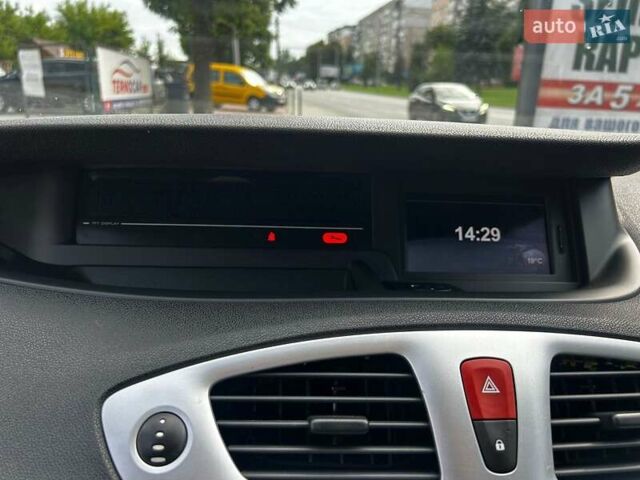 Бежевый Рено Гранд Сценик, объемом двигателя 2 л и пробегом 199 тыс. км за 6290 $, фото 16 на Automoto.ua