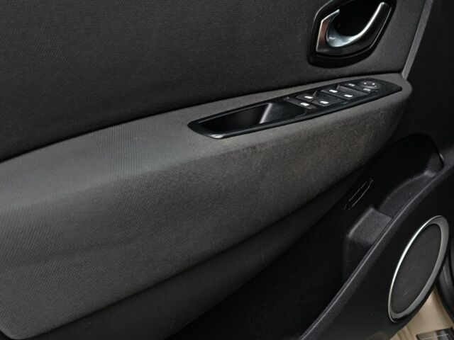 Бежевый Рено Гранд Сценик, объемом двигателя 1.4 л и пробегом 290 тыс. км за 5999 $, фото 12 на Automoto.ua