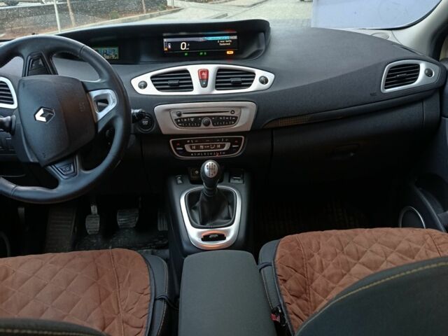 Бежевый Рено Гранд Сценик, объемом двигателя 1.4 л и пробегом 290 тыс. км за 5999 $, фото 10 на Automoto.ua