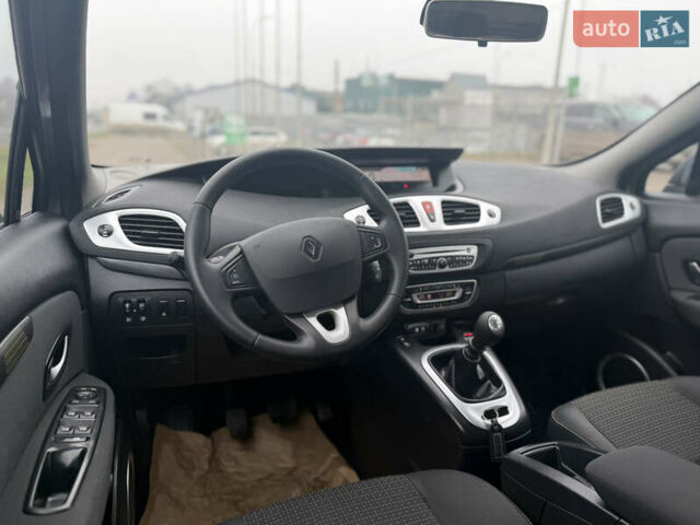 Бежевый Рено Гранд Сценик, объемом двигателя 1.6 л и пробегом 160 тыс. км за 6850 $, фото 37 на Automoto.ua