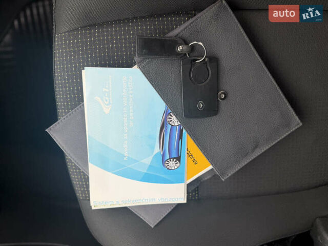 Бежевый Рено Гранд Сценик, объемом двигателя 1.6 л и пробегом 160 тыс. км за 6850 $, фото 60 на Automoto.ua