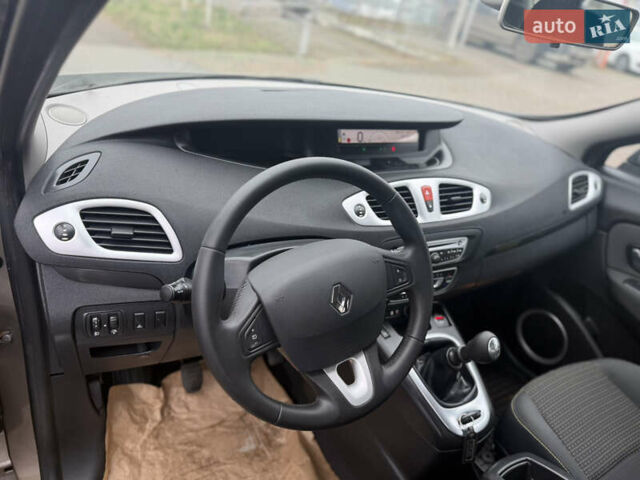 Бежевый Рено Гранд Сценик, объемом двигателя 1.6 л и пробегом 160 тыс. км за 6850 $, фото 28 на Automoto.ua