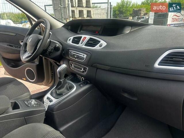 Бежевый Рено Гранд Сценик, объемом двигателя 2 л и пробегом 199 тыс. км за 6290 $, фото 15 на Automoto.ua