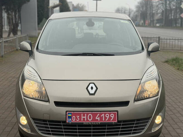 Бежевый Рено Гранд Сценик, объемом двигателя 1.6 л и пробегом 160 тыс. км за 6850 $, фото 1 на Automoto.ua