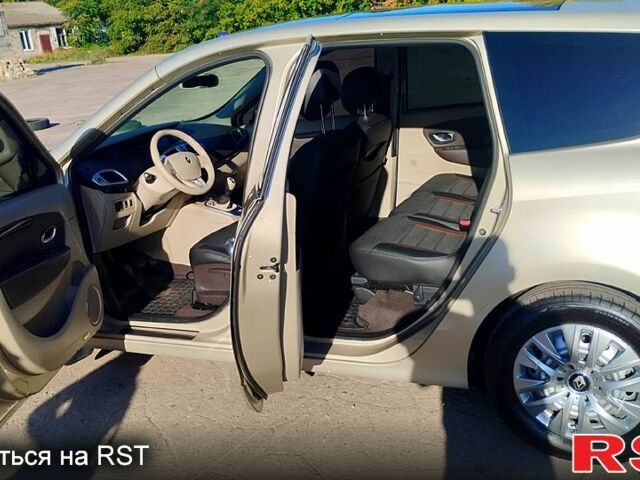 Бежевый Рено Гранд Сценик, объемом двигателя 19 л и пробегом 246 тыс. км за 7500 $, фото 2 на Automoto.ua