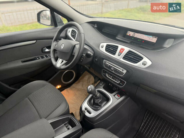 Бежевый Рено Гранд Сценик, объемом двигателя 1.6 л и пробегом 160 тыс. км за 6850 $, фото 54 на Automoto.ua