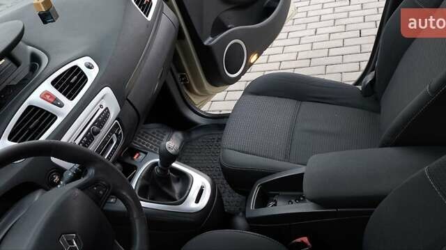 Бежевый Рено Гранд Сценик, объемом двигателя 1.4 л и пробегом 216 тыс. км за 5900 $, фото 17 на Automoto.ua