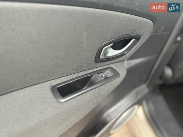 Бежевый Рено Гранд Сценик, объемом двигателя 1.6 л и пробегом 160 тыс. км за 6850 $, фото 35 на Automoto.ua