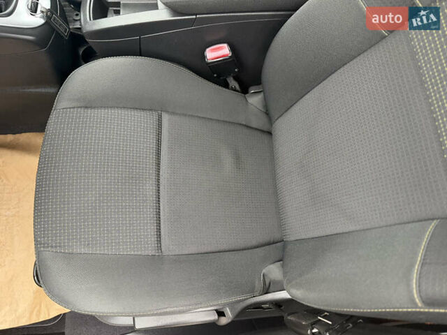 Бежевый Рено Гранд Сценик, объемом двигателя 1.6 л и пробегом 160 тыс. км за 6850 $, фото 25 на Automoto.ua