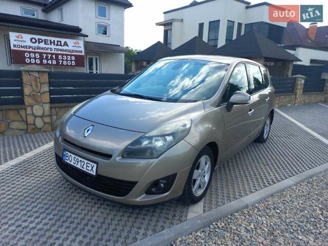 Бежевый Рено Гранд Сценик, объемом двигателя 0 л и пробегом 280 тыс. км за 6300 $, фото 30 на Automoto.ua