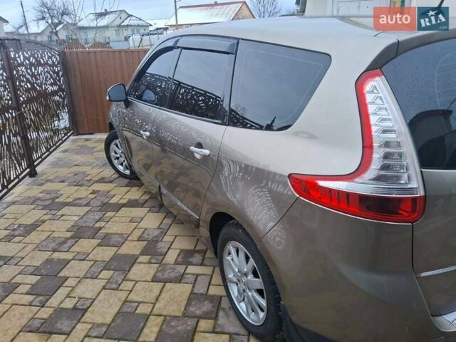 Бежевый Рено Гранд Сценик, объемом двигателя 1.87 л и пробегом 250 тыс. км за 7300 $, фото 17 на Automoto.ua