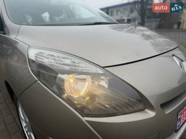 Бежевый Рено Гранд Сценик, объемом двигателя 1.6 л и пробегом 160 тыс. км за 6850 $, фото 11 на Automoto.ua