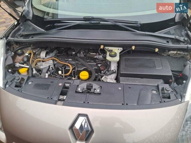 Бежевый Рено Гранд Сценик, объемом двигателя 1.87 л и пробегом 250 тыс. км за 7300 $, фото 8 на Automoto.ua