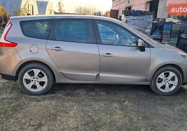 Бежевый Рено Гранд Сценик, объемом двигателя 1.5 л и пробегом 220 тыс. км за 6500 $, фото 2 на Automoto.ua