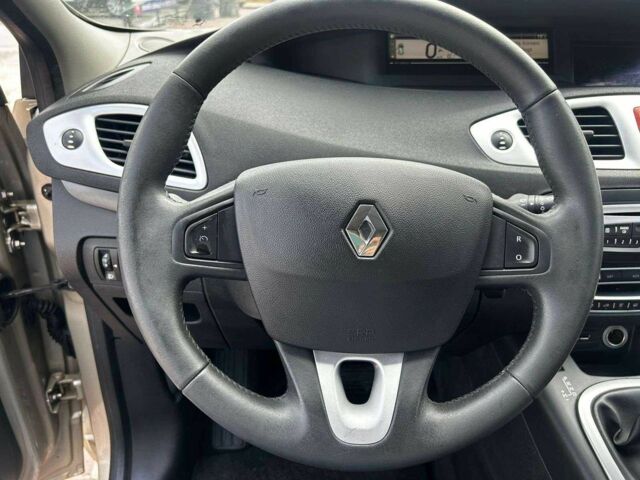 Бежевый Рено Гранд Сценик, объемом двигателя 2 л и пробегом 199 тыс. км за 6290 $, фото 12 на Automoto.ua