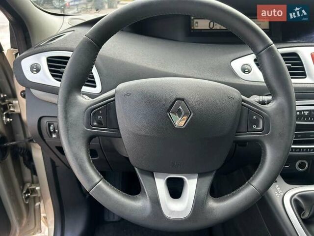 Бежевый Рено Гранд Сценик, объемом двигателя 2 л и пробегом 199 тыс. км за 6290 $, фото 18 на Automoto.ua