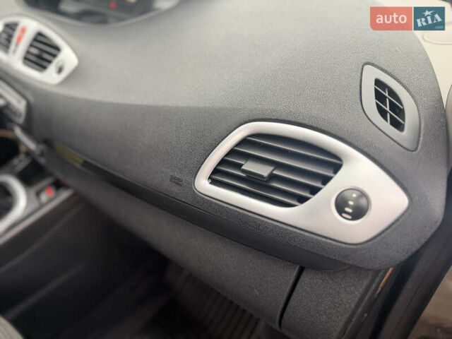 Бежевый Рено Гранд Сценик, объемом двигателя 1.6 л и пробегом 160 тыс. км за 6850 $, фото 53 на Automoto.ua