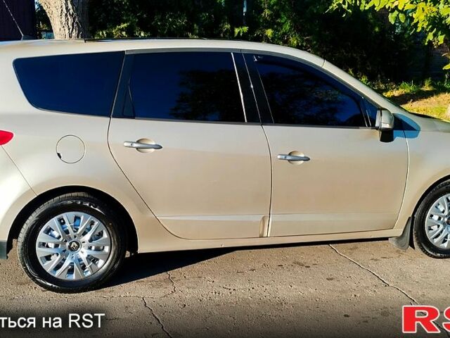 Бежевый Рено Гранд Сценик, объемом двигателя 19 л и пробегом 246 тыс. км за 7500 $, фото 3 на Automoto.ua