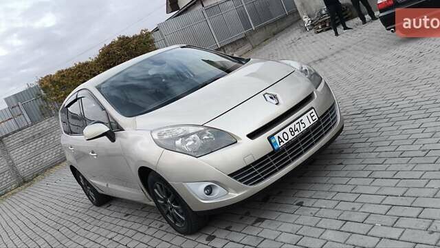 Бежевый Рено Гранд Сценик, объемом двигателя 1.4 л и пробегом 216 тыс. км за 5900 $, фото 12 на Automoto.ua