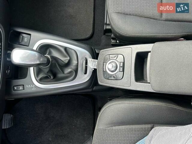 Бежевый Рено Гранд Сценик, объемом двигателя 2 л и пробегом 199 тыс. км за 6290 $, фото 21 на Automoto.ua