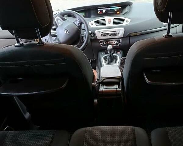 Бежевый Рено Гранд Сценик, объемом двигателя 1.4 л и пробегом 280 тыс. км за 5999 $, фото 16 на Automoto.ua