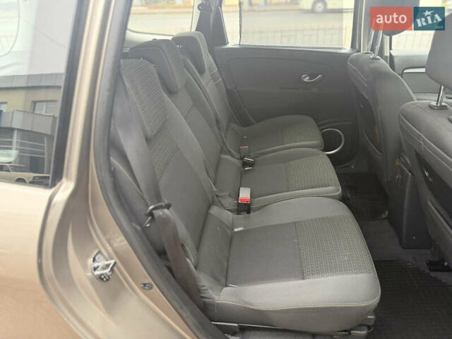 Бежевый Рено Гранд Сценик, объемом двигателя 1.6 л и пробегом 160 тыс. км за 6850 $, фото 42 на Automoto.ua