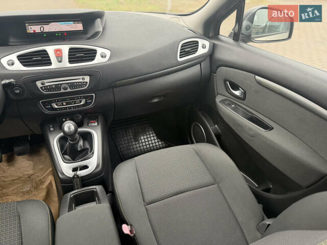 Бежевый Рено Гранд Сценик, объемом двигателя 1.6 л и пробегом 160 тыс. км за 6850 $, фото 47 на Automoto.ua