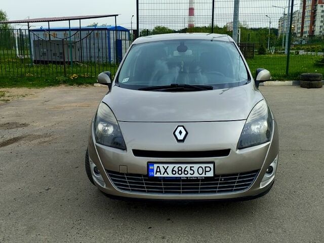 Бежевый Рено Гранд Сценик, объемом двигателя 1.5 л и пробегом 258 тыс. км за 6400 $, фото 3 на Automoto.ua
