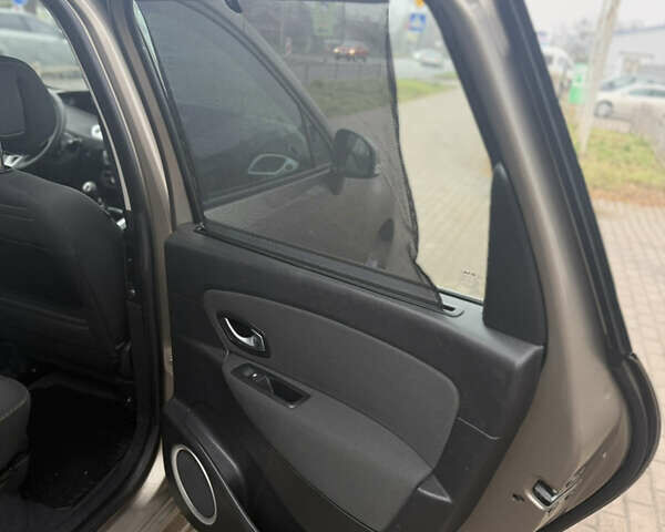 Бежевый Рено Гранд Сценик, объемом двигателя 1.6 л и пробегом 160 тыс. км за 6850 $, фото 40 на Automoto.ua