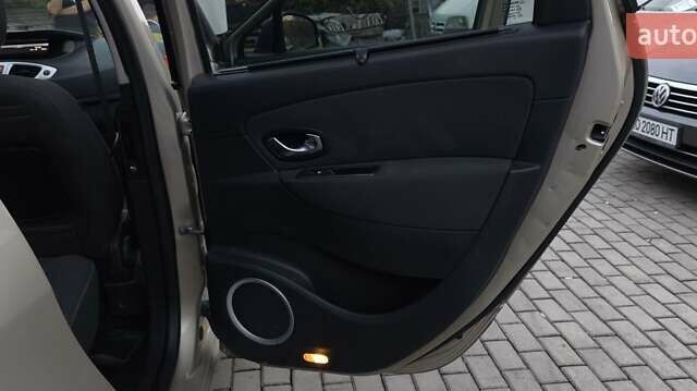 Бежевый Рено Гранд Сценик, объемом двигателя 1.4 л и пробегом 216 тыс. км за 5900 $, фото 22 на Automoto.ua