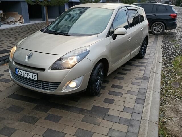 Бежевый Рено Гранд Сценик, объемом двигателя 1.4 л и пробегом 290 тыс. км за 5999 $, фото 3 на Automoto.ua