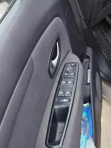 Бежевый Рено Гранд Сценик, объемом двигателя 1.9 л и пробегом 250 тыс. км за 6900 $, фото 12 на Automoto.ua