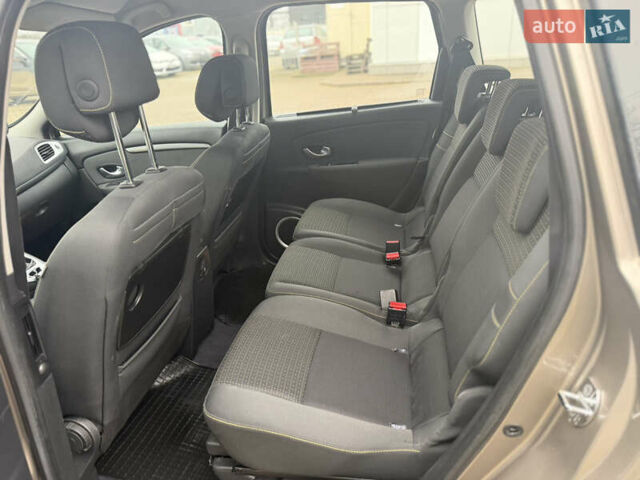 Бежевый Рено Гранд Сценик, объемом двигателя 1.6 л и пробегом 160 тыс. км за 6850 $, фото 36 на Automoto.ua