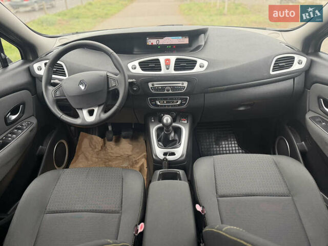 Бежевый Рено Гранд Сценик, объемом двигателя 1.6 л и пробегом 160 тыс. км за 6850 $, фото 44 на Automoto.ua