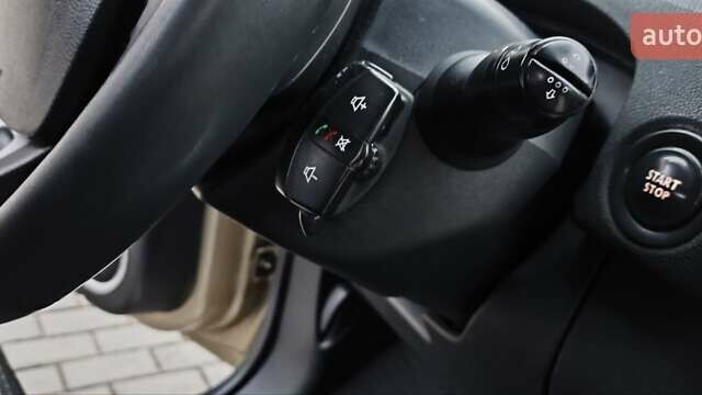 Бежевый Рено Гранд Сценик, объемом двигателя 1.4 л и пробегом 216 тыс. км за 5900 $, фото 31 на Automoto.ua