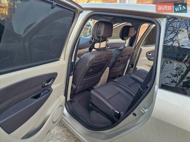 Бежевый Рено Гранд Сценик, объемом двигателя 1.9 л и пробегом 271 тыс. км за 6500 $, фото 7 на Automoto.ua