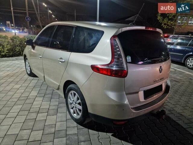 Бежевый Рено Гранд Сценик, объемом двигателя 1.9 л и пробегом 271 тыс. км за 6500 $, фото 3 на Automoto.ua