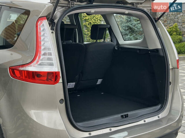 Бежевый Рено Гранд Сценик, объемом двигателя 1.5 л и пробегом 186 тыс. км за 9450 $, фото 97 на Automoto.ua