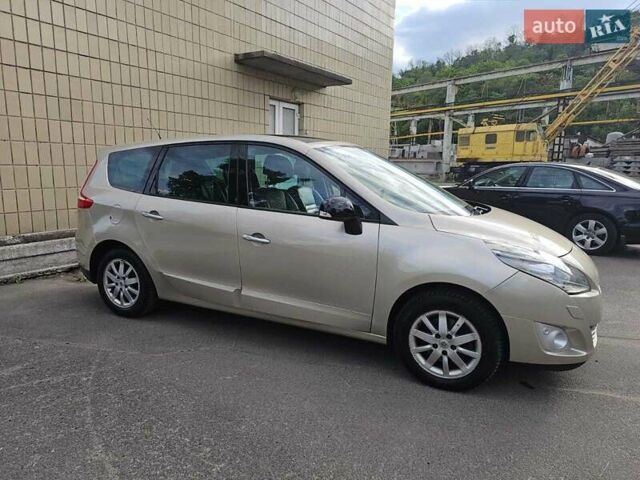 Бежевий Рено Гранд Сценік, об'ємом двигуна 1.5 л та пробігом 205 тис. км за 10500 $, фото 2 на Automoto.ua